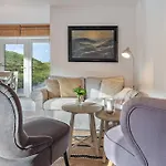 Apartman In Neufeld *