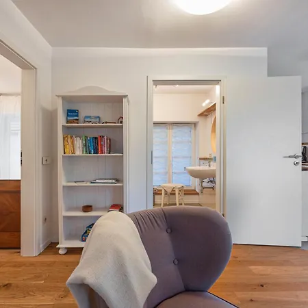 Apartment In Neufeld